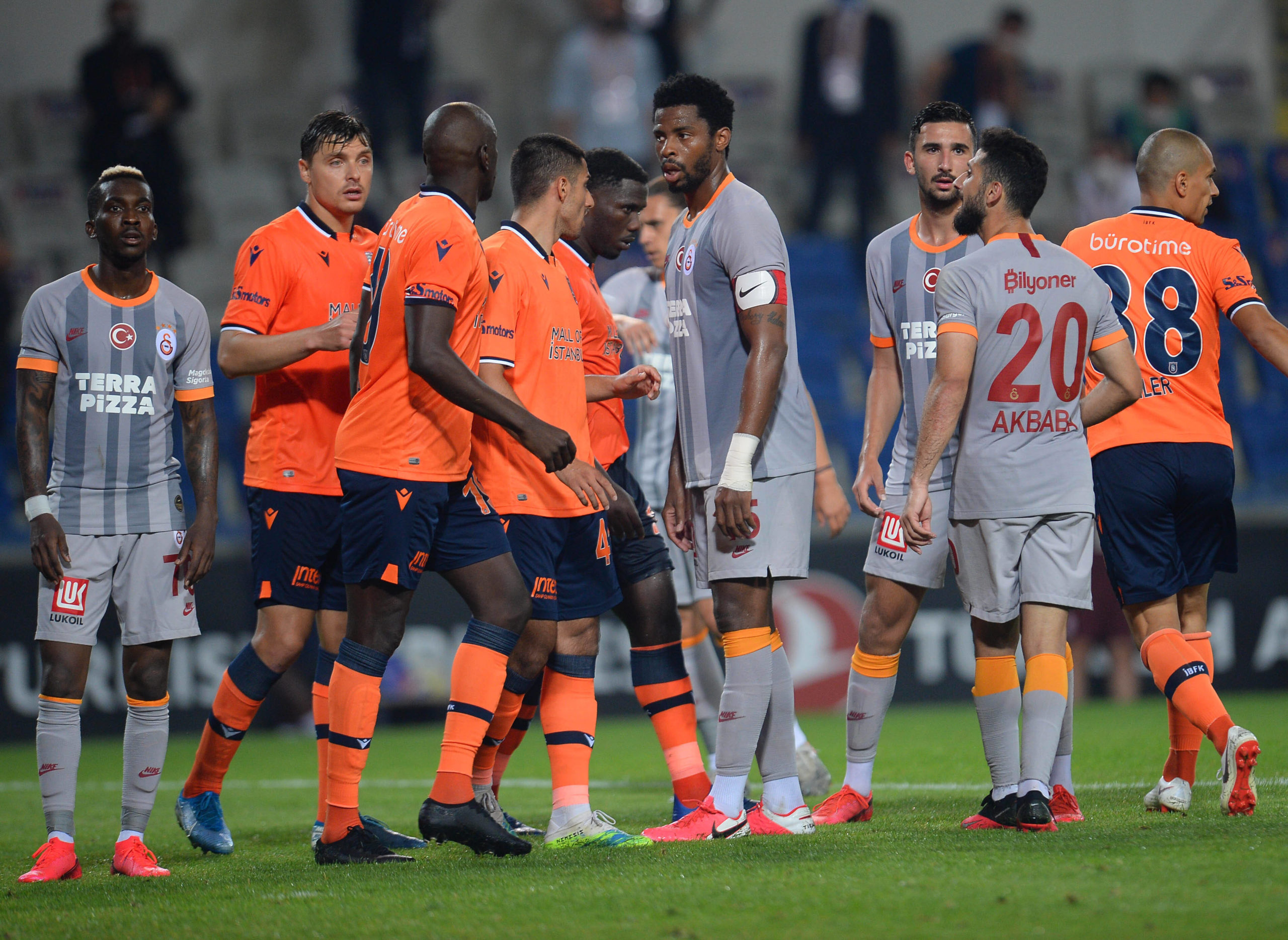 Rekordmeister Gegen Meister: Die Duelle Von Galatasaray Und Başakşehir ...